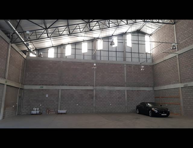 600M² FACTORY TO LET IN SAXON INDUSTRIAL